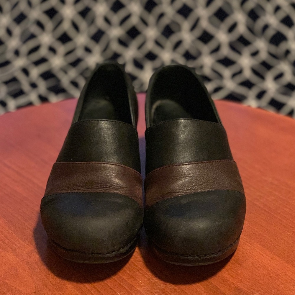 Women’s Dansko shoes size 37